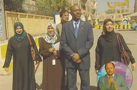 الممثل المقيم لليونسيف خلال تسلمه رسالة من أطفال اليمن